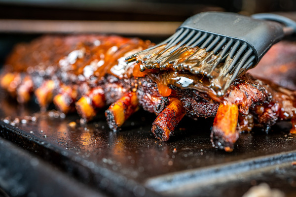 Wyjątkowe możliwości grilli hybrydowych Broil King